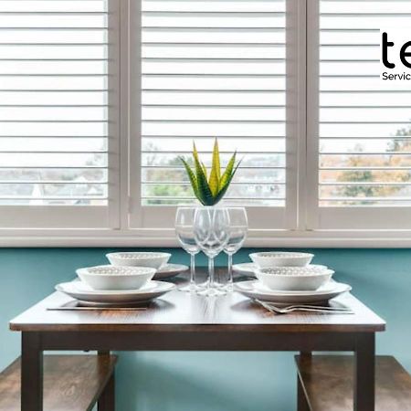 Stylish 1 Bed Apt , Central , Pkg, Perfect For Long Stays Egham Zewnętrze zdjęcie